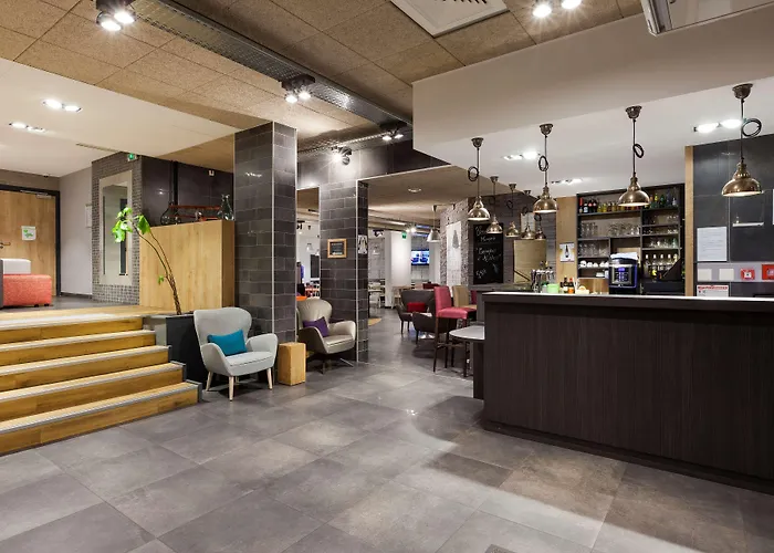 塔朗格北梅斯钟楼酒店 3* Talange