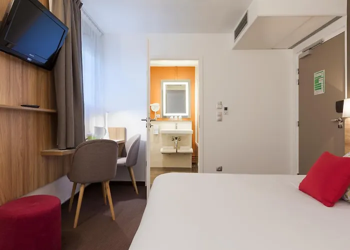 塔朗格北梅斯钟楼酒店